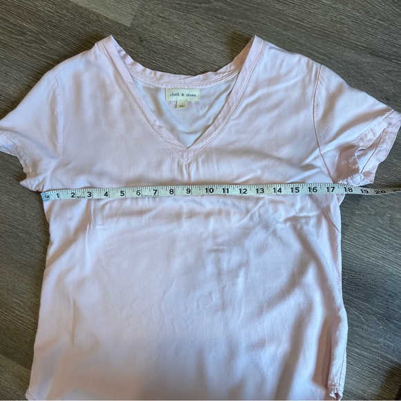 Cloth & Stone Light Pink V-Neck Short Sleeve Shirt Size XS - Picture 3 of 7